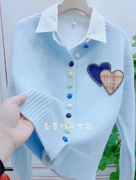 双爱心洋气彩扣针织开衫女2025春秋新款宽松时尚圆领毛衣外套