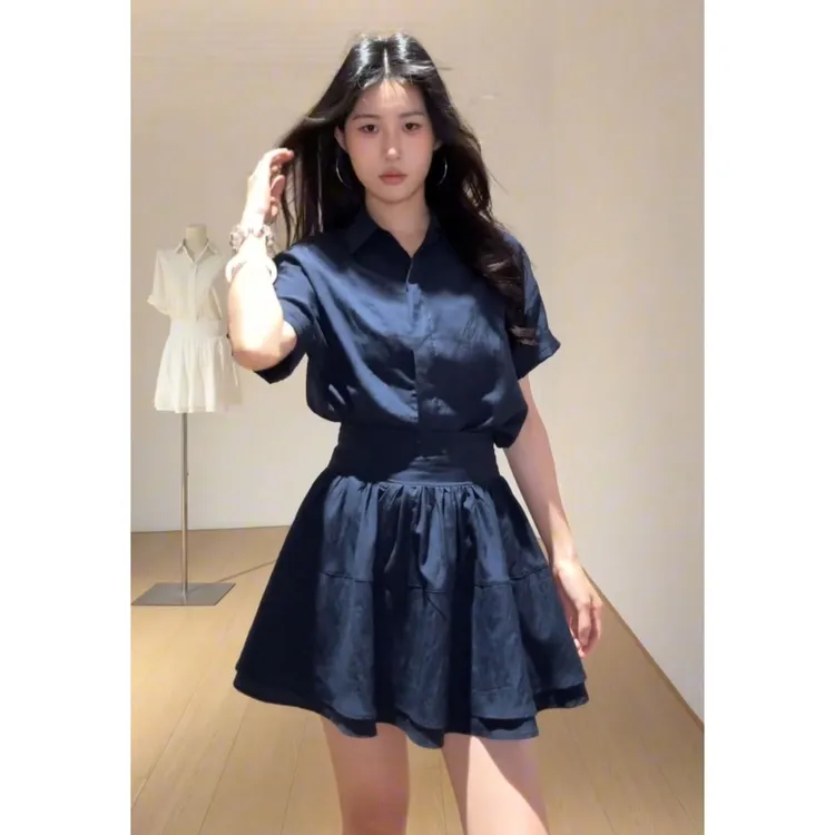 MARIE.COCO法式时尚通勤POLO领藏蓝色衬衫搭配小个子收腰短裙套装