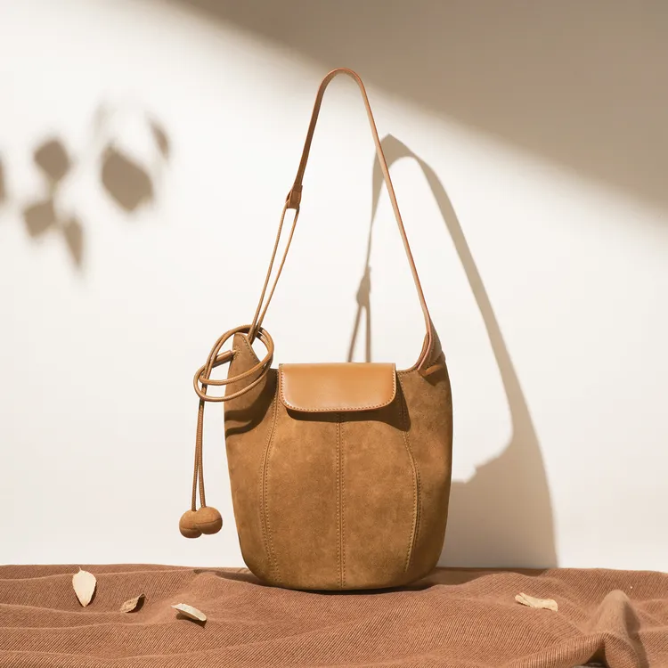 磨砂牛皮水桶包复古百搭南瓜包2025新款通勤斜挎包腋下包休闲8088