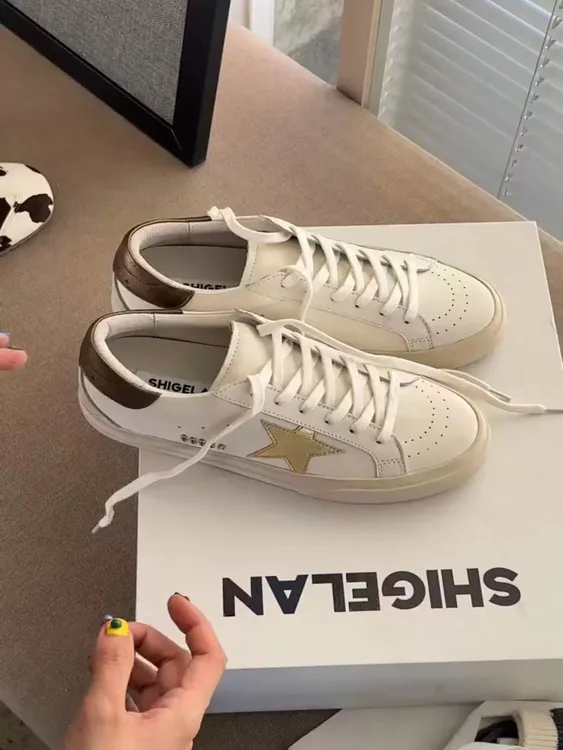 诗歌兰女鞋2025新款夏季透气小白鞋女时尚五角星百搭真皮板鞋1658