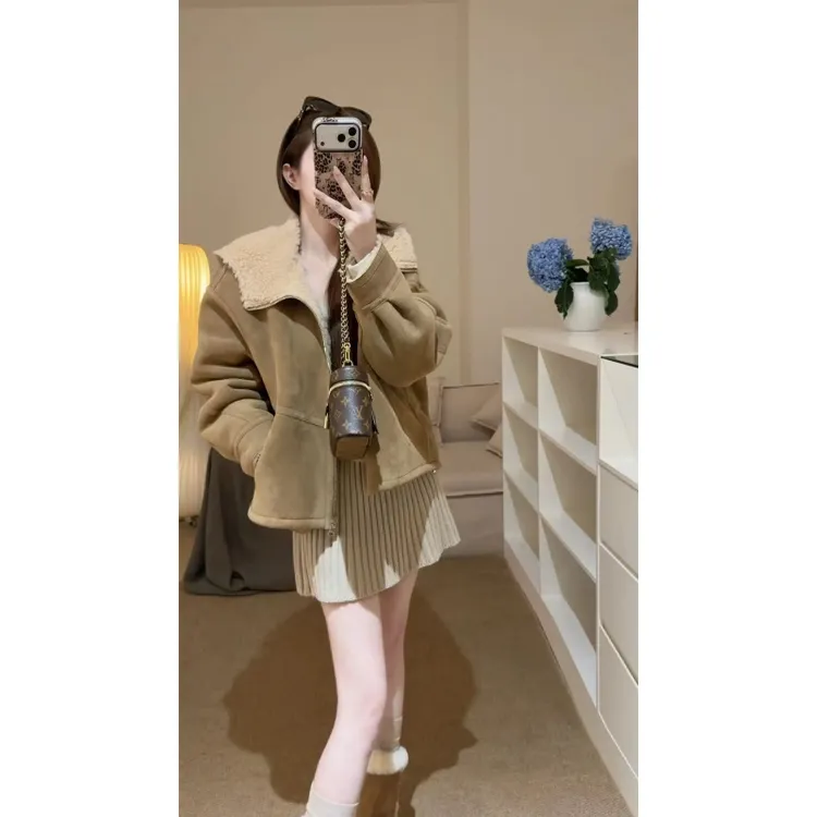 法式高级感气质穿搭咖色拼接休闲宽松毛毛外套针织衫上衣百褶短裙
