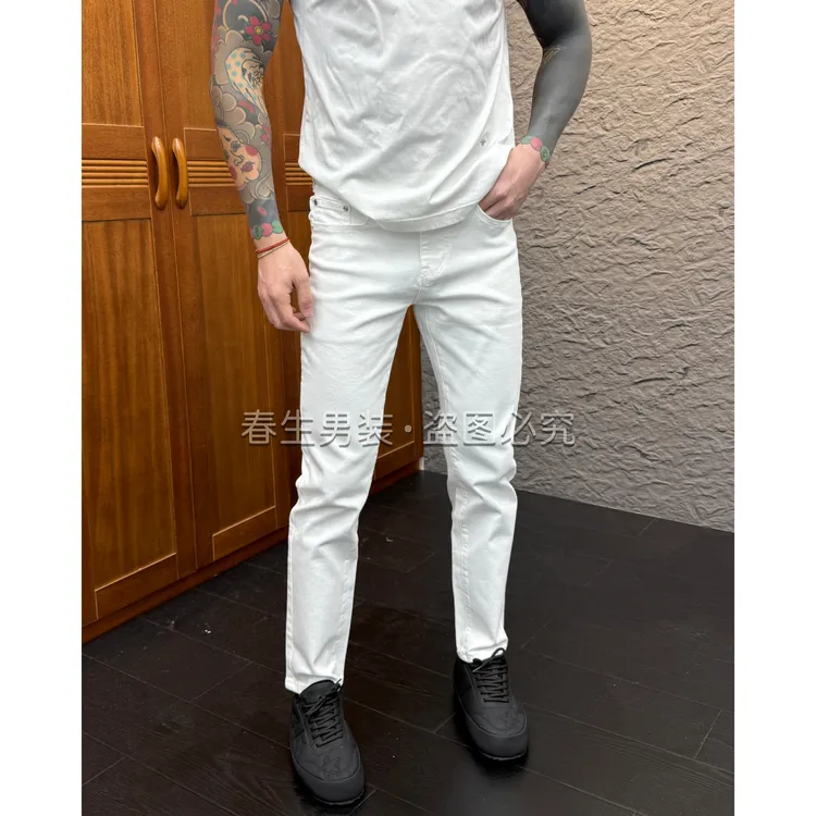 2025秋冬新款时尚休闲百搭净版纯色男士合身小脚牛仔裤2011