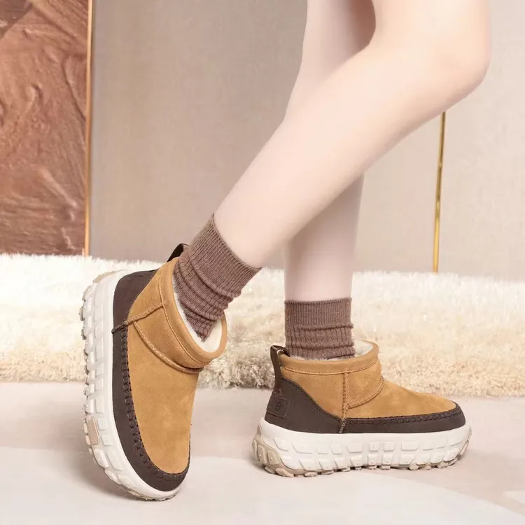 CGIB羊皮毛一体雪地靴轮胎底加厚女士舒适时尚户外休闲厚底短筒