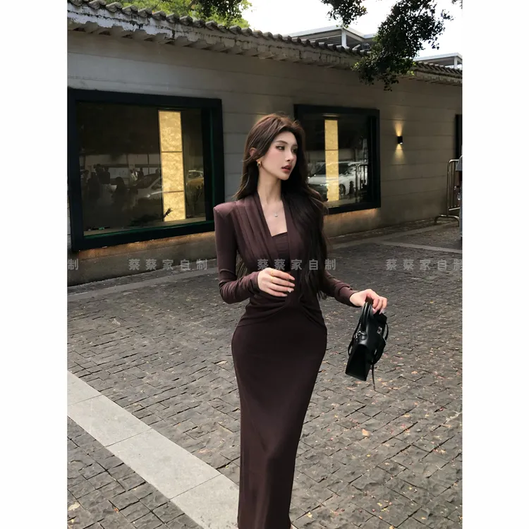 蔡蔡家「轻熟曼调」秋冬法式气质性感温柔风包臀长袖连衣裙女2325#