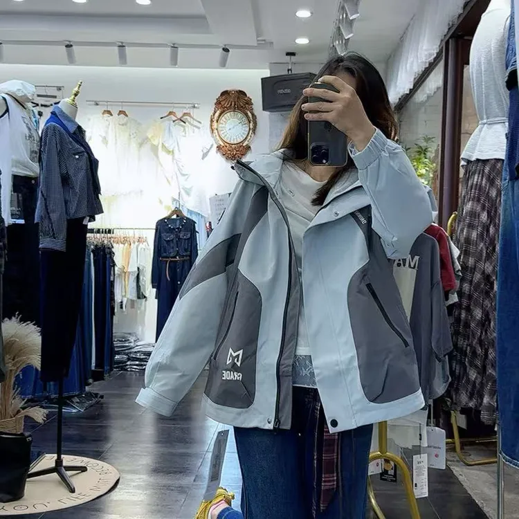 秋季新品拼色设计连帽冲锋衣外套女宽松韩版休闲青春减龄高档遮肉