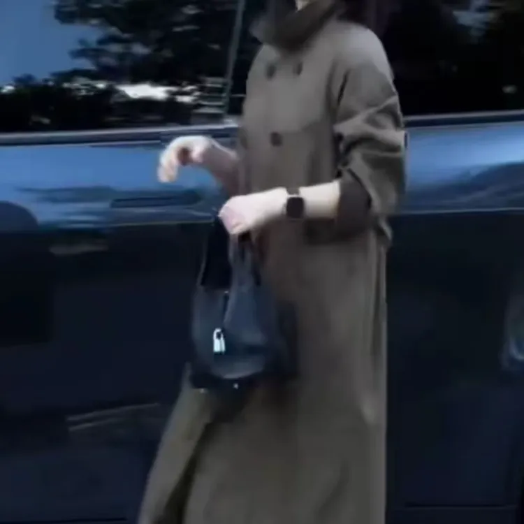 新款女式中长款宽松显瘦翻领气质风衣外套大码千金清冷感贵系衣服