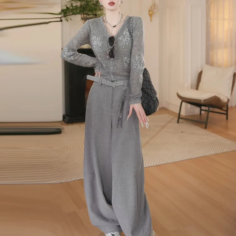 2025秋季新款针织衫显瘦修身百搭外套打底衫百搭休闲裤时尚套装