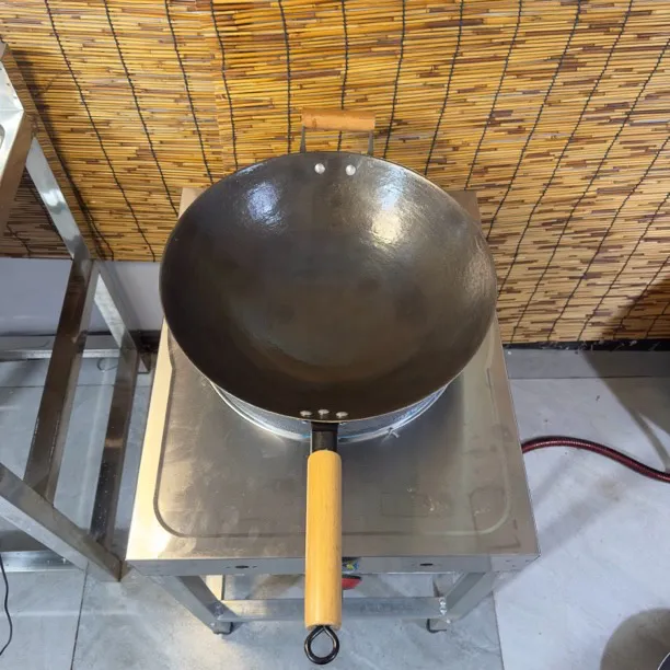 老式生铁锅炒锅无涂层原底炒菜