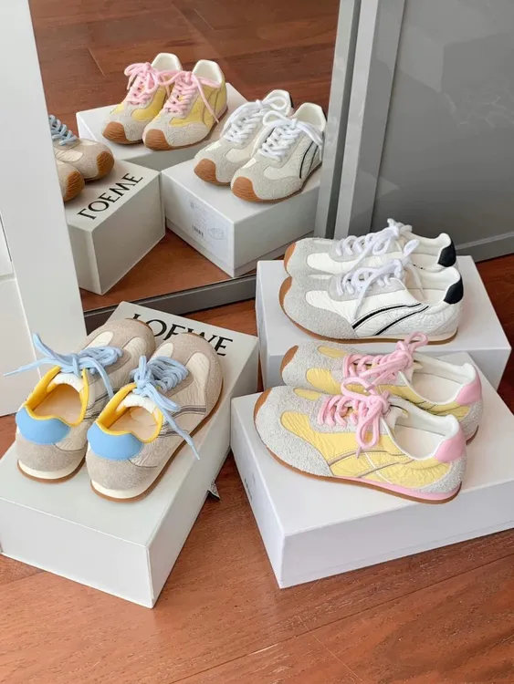 君君复古拼色德训阿甘鞋跟高3厘米左右