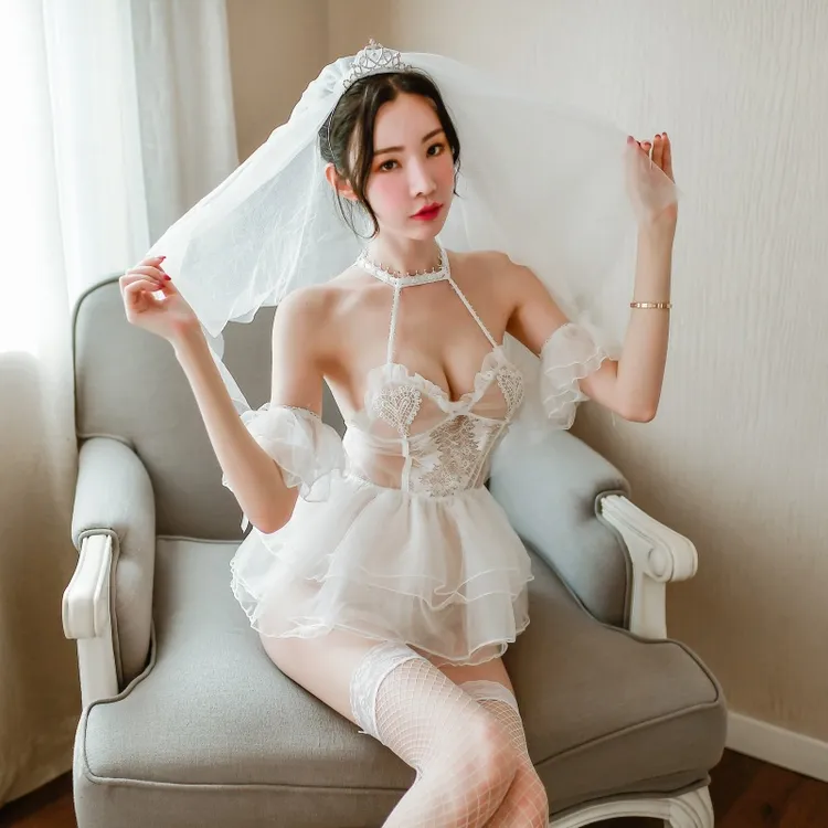 宽松型外贸性感新娘法式唯美蕾丝爱心露背诱惑吊带大码