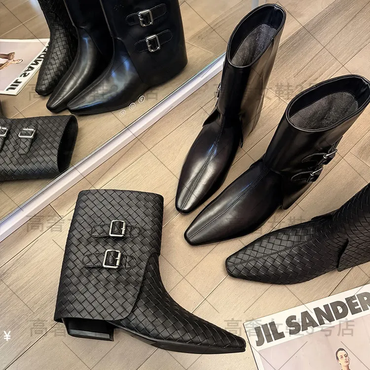 2025年秋冬新款女靴百搭低跟中跟时尚英伦风方头短靴女y25295