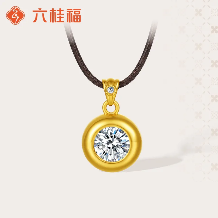 【六桂福珠宝】正品黄金圆点吊坠足金镶嵌挂坠配挂绳女士款