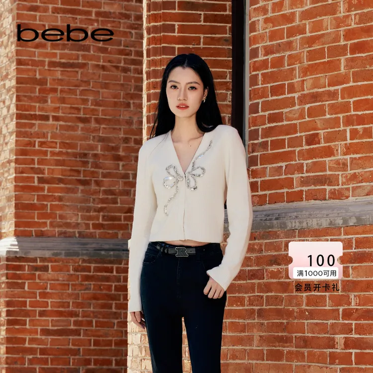 bebe2025秋冬新款V领修身显瘦蝴蝶结修饰针织开衫430611