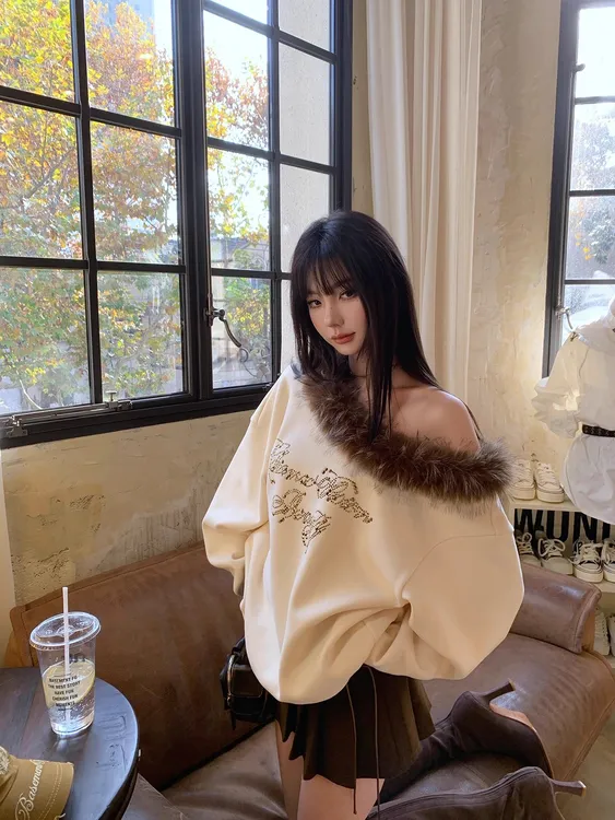 可拆卸毛毛领烫钻斜肩宽松无帽针织卫衣女秋冬季新款毛衣外套上衣