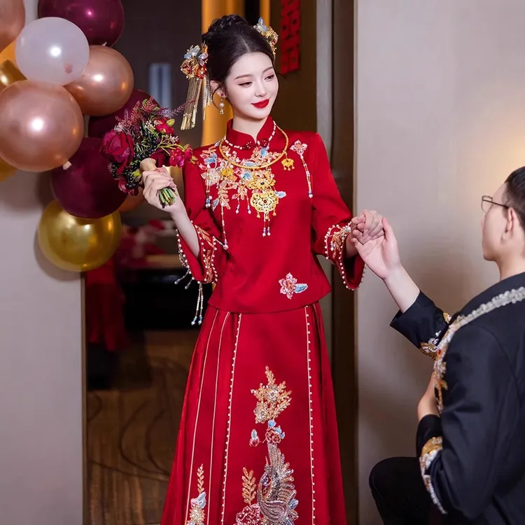 红色新中式敬酒服旗袍2025春季新款时尚新娘订婚礼服回门套装秀禾