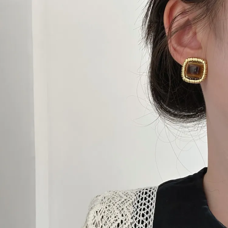 铜合金树脂耳饰 【么么专属】秋冬法式琥珀棕方形耳钉 银针港风耳环