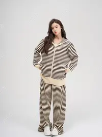 *尹千金*【慵懒条纹】复古条纹连帽慵懒时尚随性氛围感上衣S257481