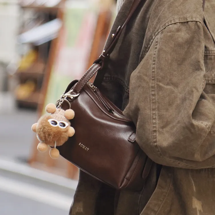 波士顿腋下包包女款爆款2025新款百搭气质单肩斜挎包小众枕头女包