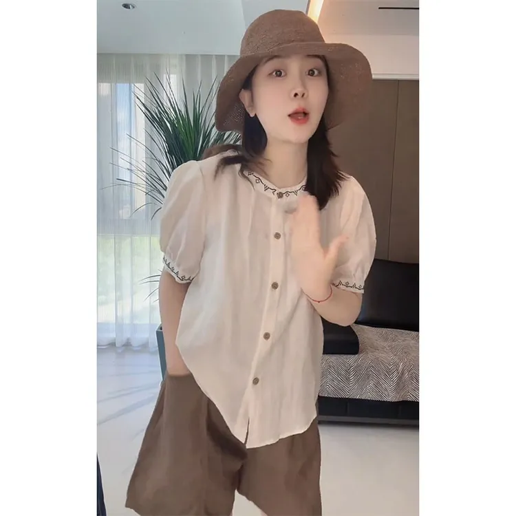 2025年减龄时尚套装松弛感百搭圆领短袖上衣直筒短裤子度假风穿搭