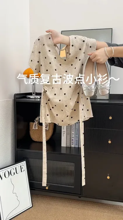 轻职风法式气质复古波点收腰上衣女夏2025新款v领时尚上衣ins