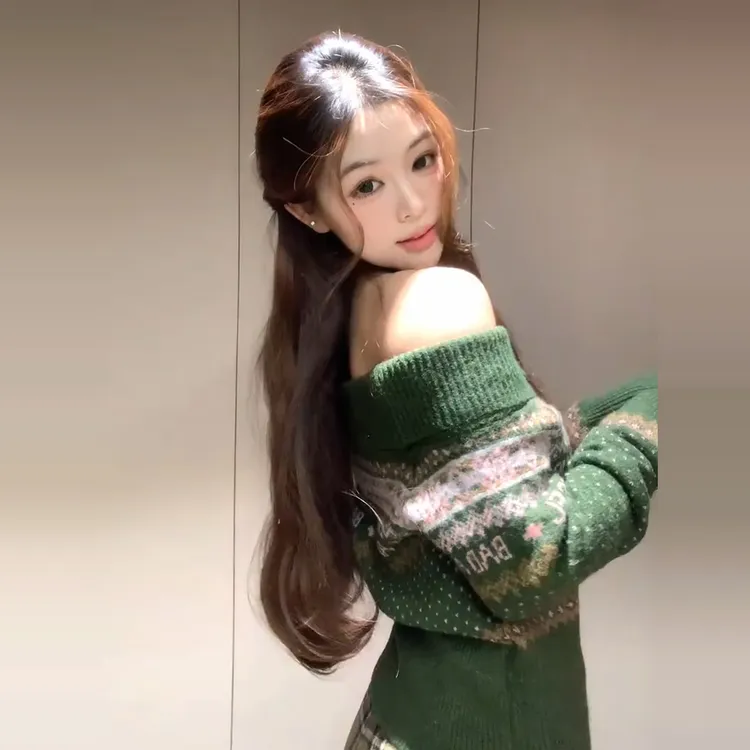圣诞穿搭一字肩绿色针织毛衣女装秋冬季2026新款爆款超好看的上衣