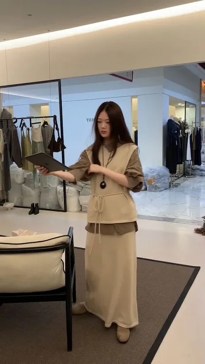 2025早秋新款韩版气质系带长袖女无袖坎肩马甲松弛感半身裙三件套