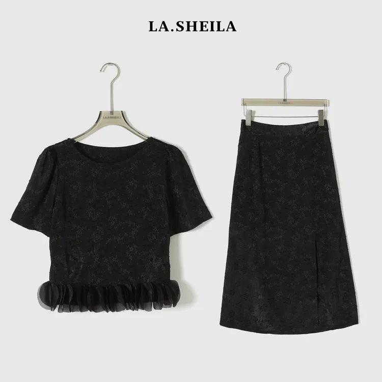 LA.Sheila【月琉璃】花瓣下摆刺绣T恤半身裙套装262-TZ/0522-047