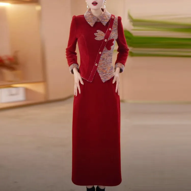 雪花绒加厚保暖打底裙2025秋冬季新款红色显瘦时尚中长款连衣裙子