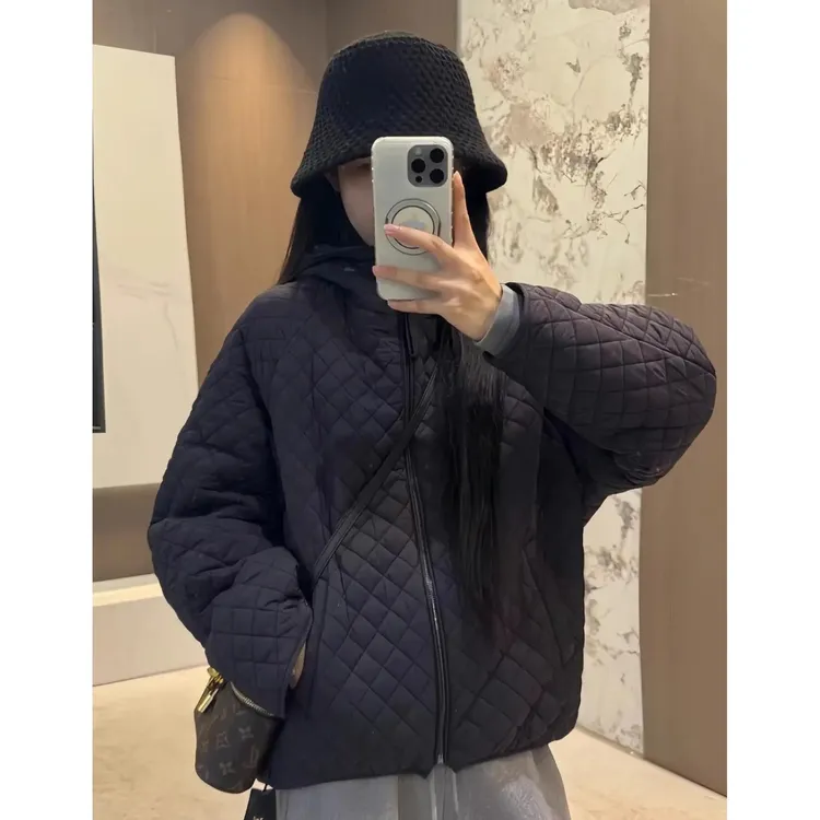 W043菱格连帽棉服外套女秋冬新款简约百搭保暖宽松棉袄上衣