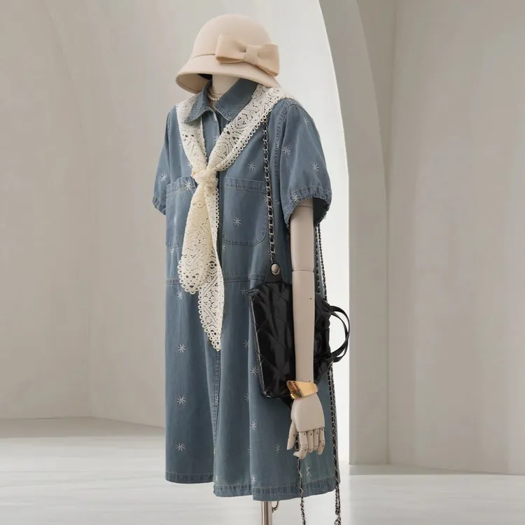 短款翻领绣花连衣裙女2025夏季新款韩系清纯少女感小个子牛仔裙