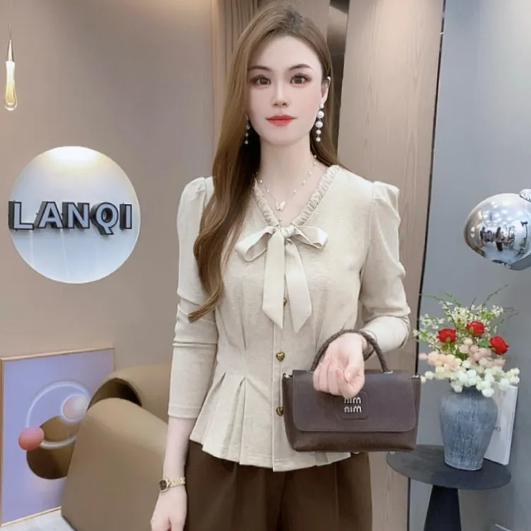2025秋季新款时尚打底衫女气质减龄百搭轻职风洋气收腰T恤上衣潮