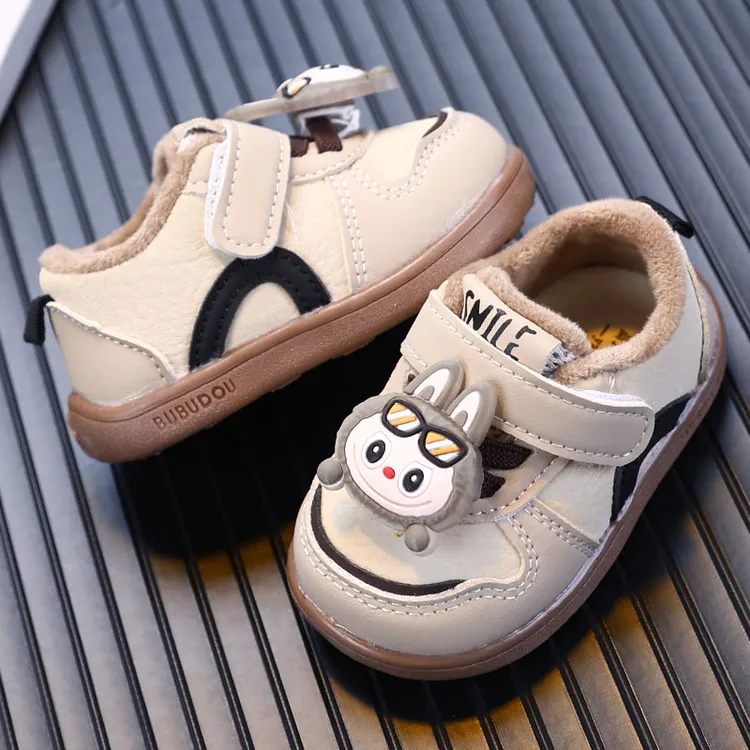 秋冬款宝宝学步鞋0-1-2岁婴儿棉鞋皮面卡通可爱男女童加绒板鞋