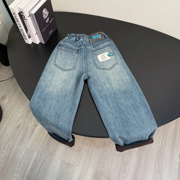 2025冬季新款儿童宽松百搭加绒牛仔裤中大童时尚帅气加厚休闲裤潮