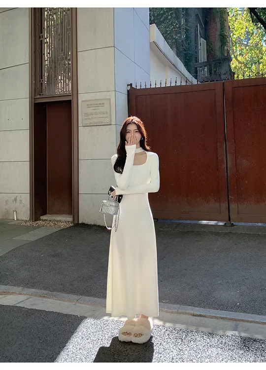 法式挂脖白色连衣裙女秋季新款设计感修身气质内搭打底长裙