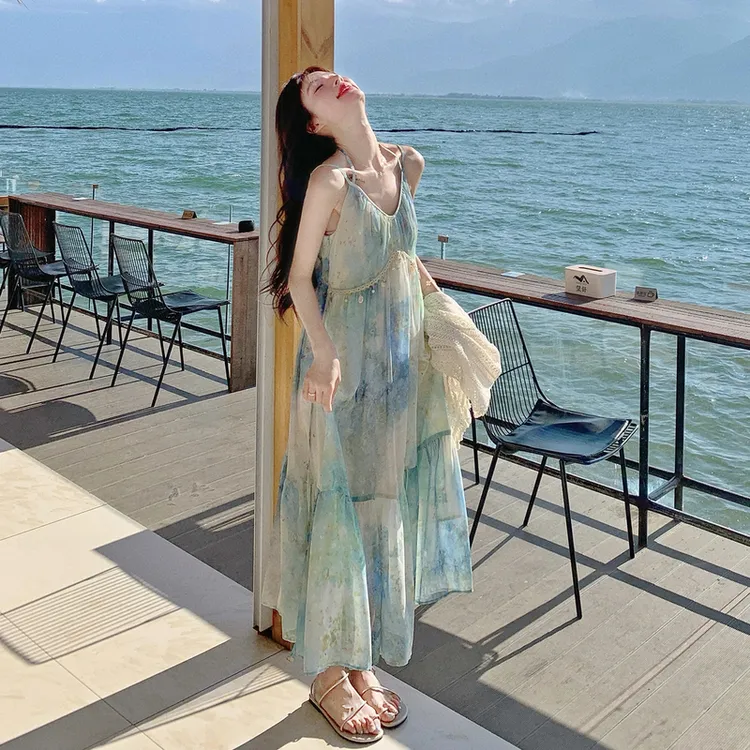 巨好看漂亮绝美裙子女夏新款法式扎染吊带长裙海边度假挂脖连衣裙