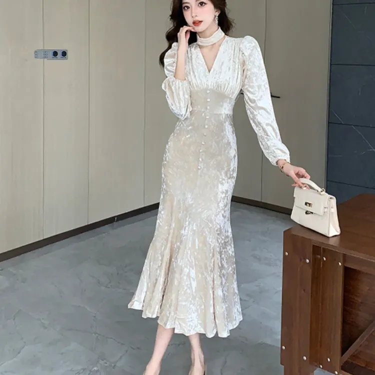 名媛风高级感鱼尾中长裙女装法式气质性感V领长袖连衣裙