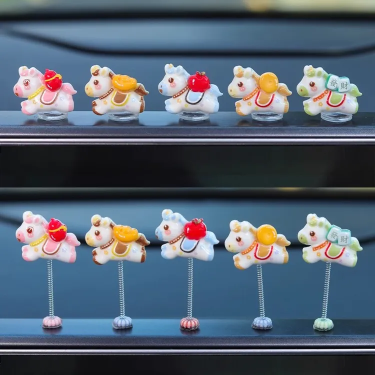 2026新款车载马年生肖小摆件发财暴富小马汽车内中控台装饰品小马