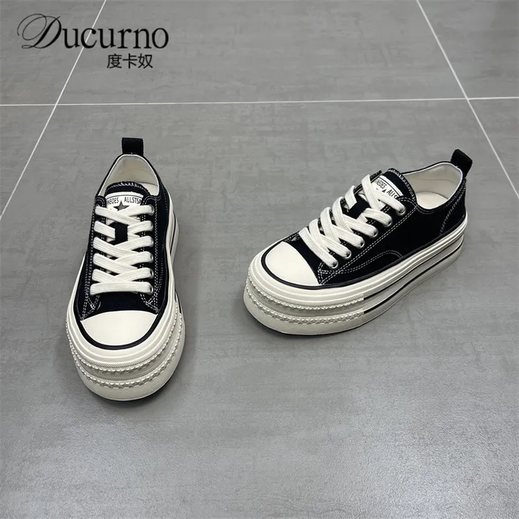 帆布鞋女厚底圆头2025春季新款休闲百搭轻便透气软底学院风板鞋潮