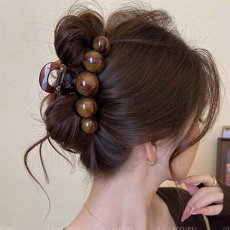 高级感珠珠头发抓夹早秋大号鲨鱼夹女2024新款