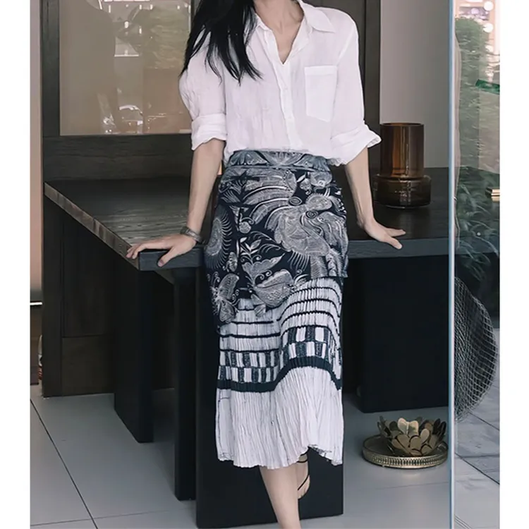 通勤休闲清冷贵气感穿搭夏季小香风白色衬衫蓝色印花半身裙两件套