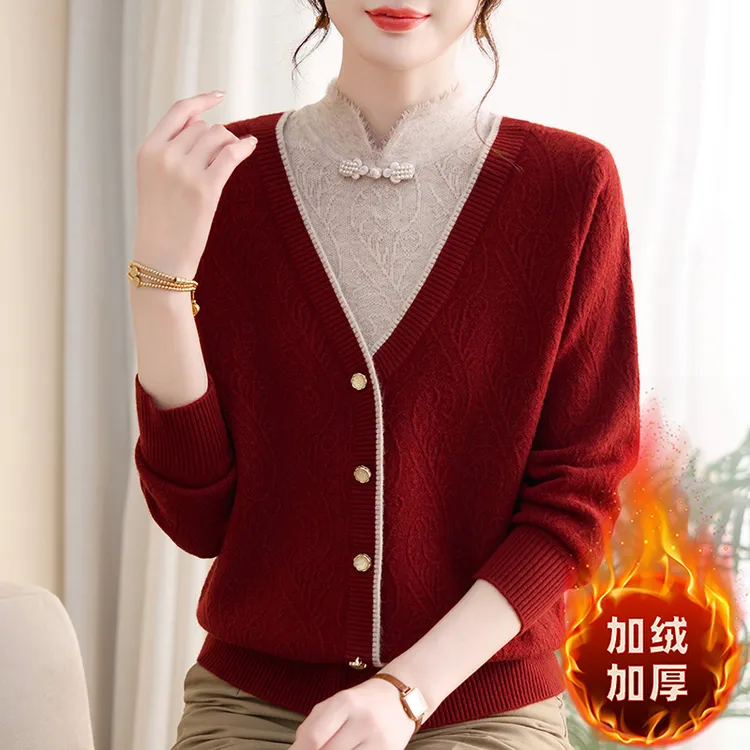 妈妈秋冬加绒旗袍领一体绒保暖打底衫2025新款中老年女装加厚毛衣