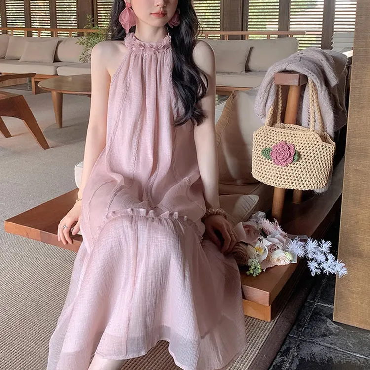 春日浪漫曲假日约会氛围感仙气长裙女春夏温柔风花朵挂脖连衣裙