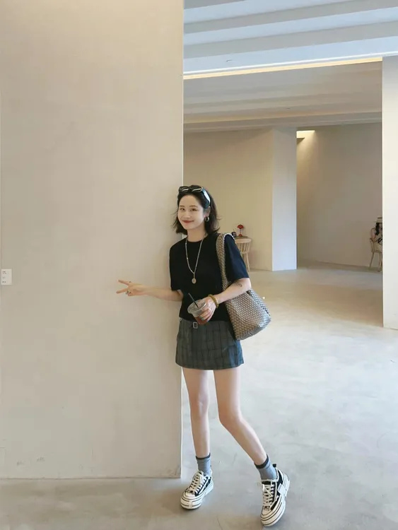 夏新款韩系通勤高级感轻熟老钱风显瘦上衣休闲百搭短裙小众女装