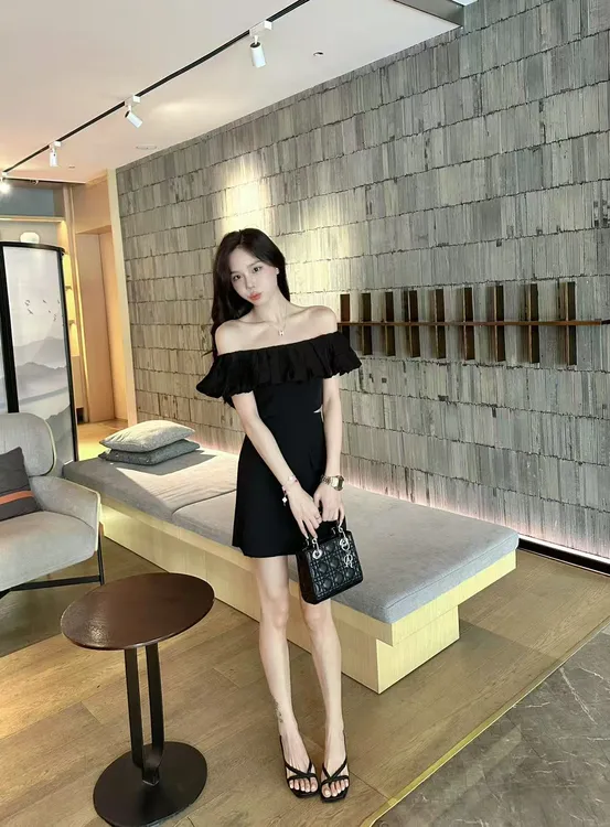 【田姜女装】气质一字肩连衣裙