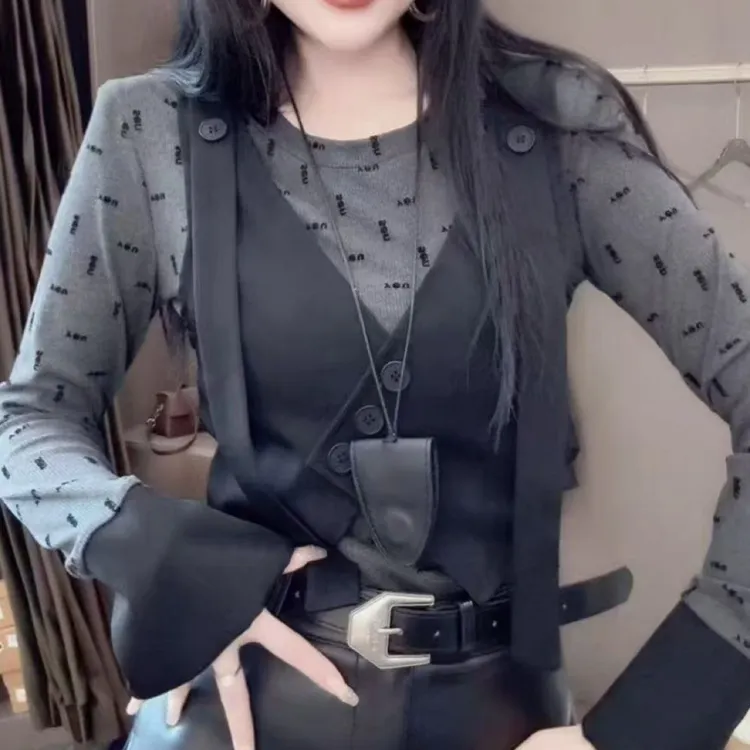 ～设计感马甲假两件长袖冬季新款圆领洋气显瘦外穿上衣潮