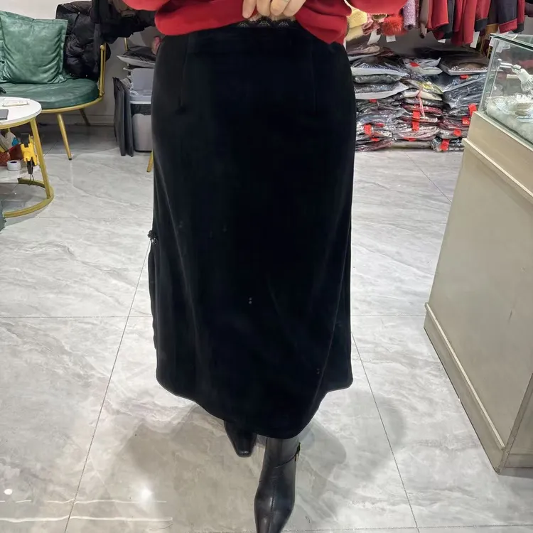 23-9826丝绒单侧开叉半身裙85长