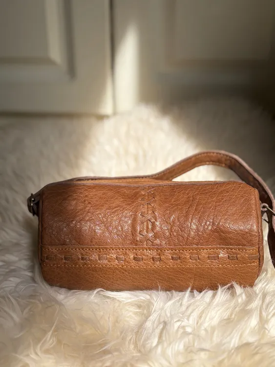 尼泊尔牦牛皮单肩斜挎通勤枕头水桶包 不退换 介意勿拍