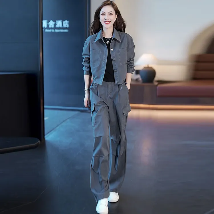 拉夏贝尔时尚牛仔套装女2025秋新款显瘦短款外套工装阔腿裤两件套