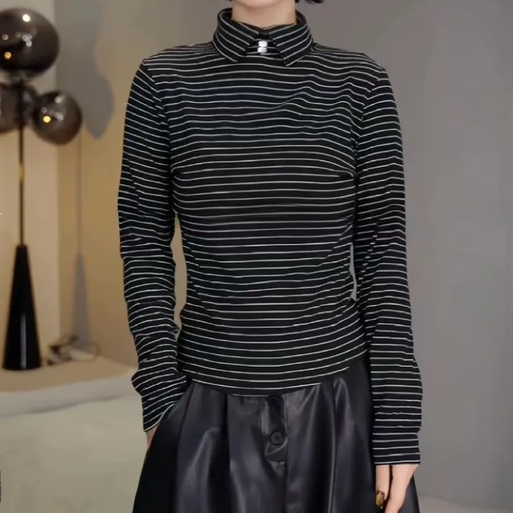 领口贝壳扣设计下摆圆弧小翻领上衣2025新款秋季纯色休闲长袖T恤