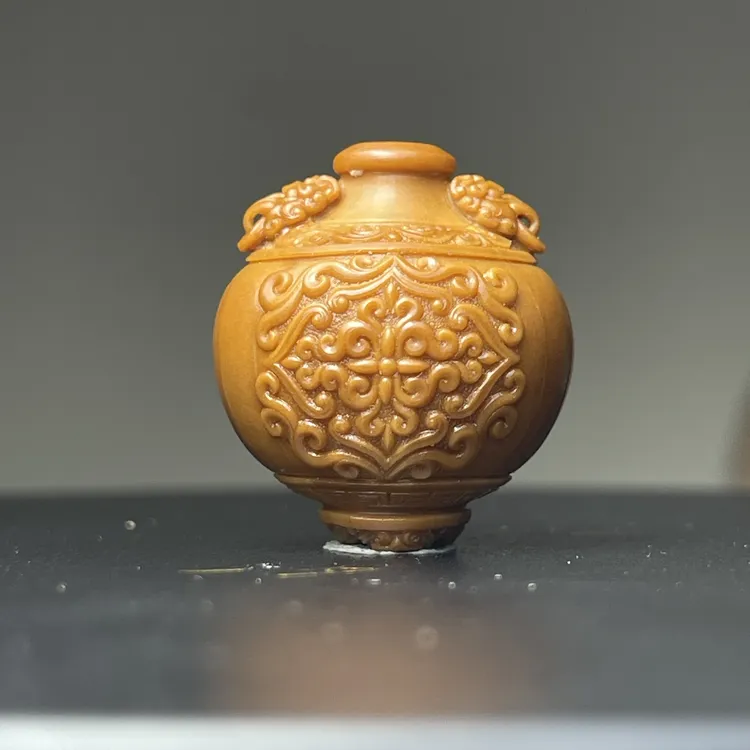 铁核圆瓶花纹细腻瓶身饱满圆润纯手工雕刻